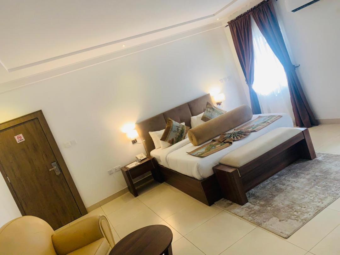 Swiss Pearl Continental Suite Wupa Екстериор снимка
