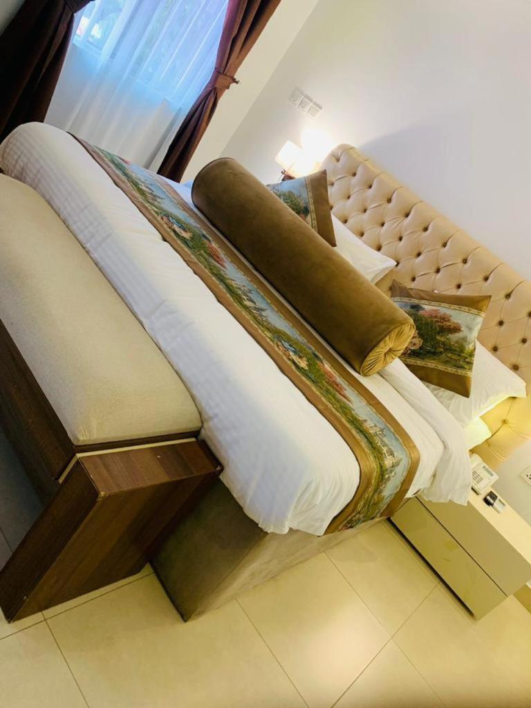 Swiss Pearl Continental Suite Wupa Екстериор снимка