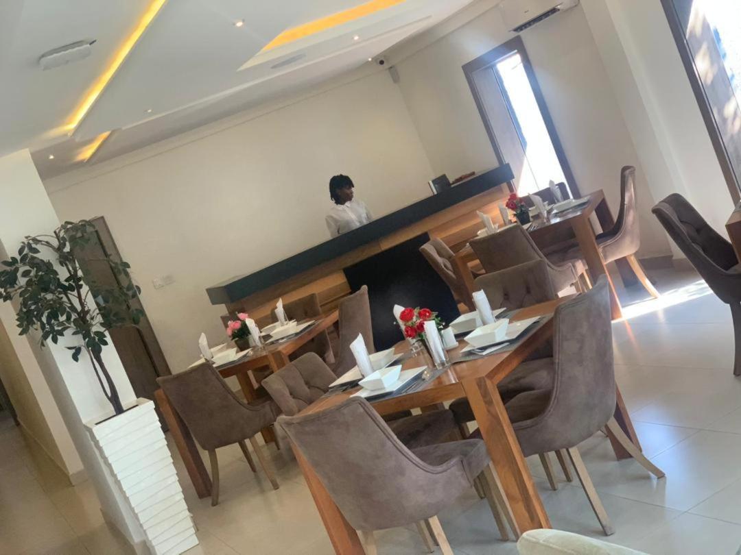 Swiss Pearl Continental Suite Wupa Екстериор снимка